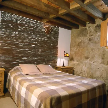 Pensión Povoa Dao Turismo De Aldeia E Natureza Silgueiros