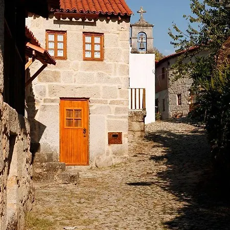 Pensión Povoa Dao Turismo De Aldeia E Natureza Silgueiros